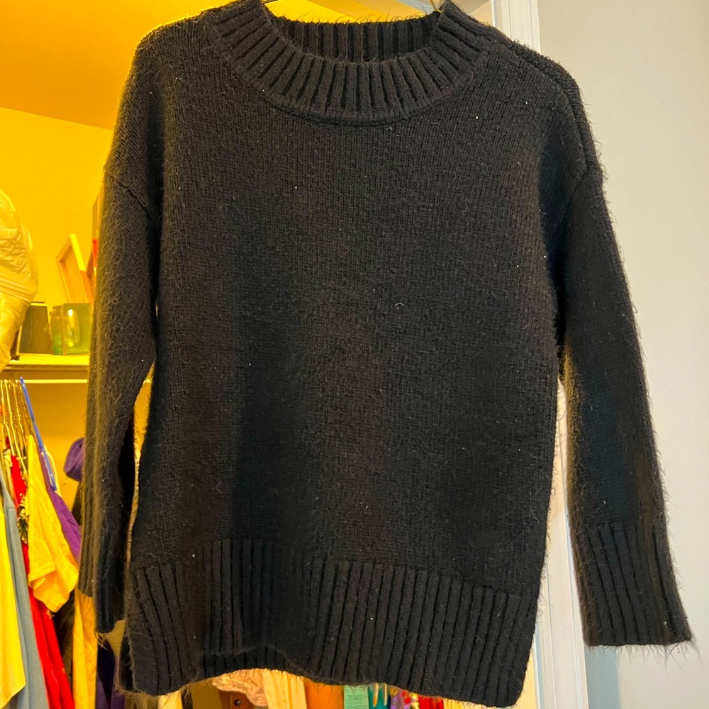 Gently Worn, Heavy Weight, 3/4 length sleeves Women’s Black Sweater. Size: XS